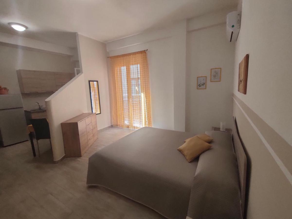 Casa Trio Apartments Кастеламаре дел Голфо Екстериор снимка