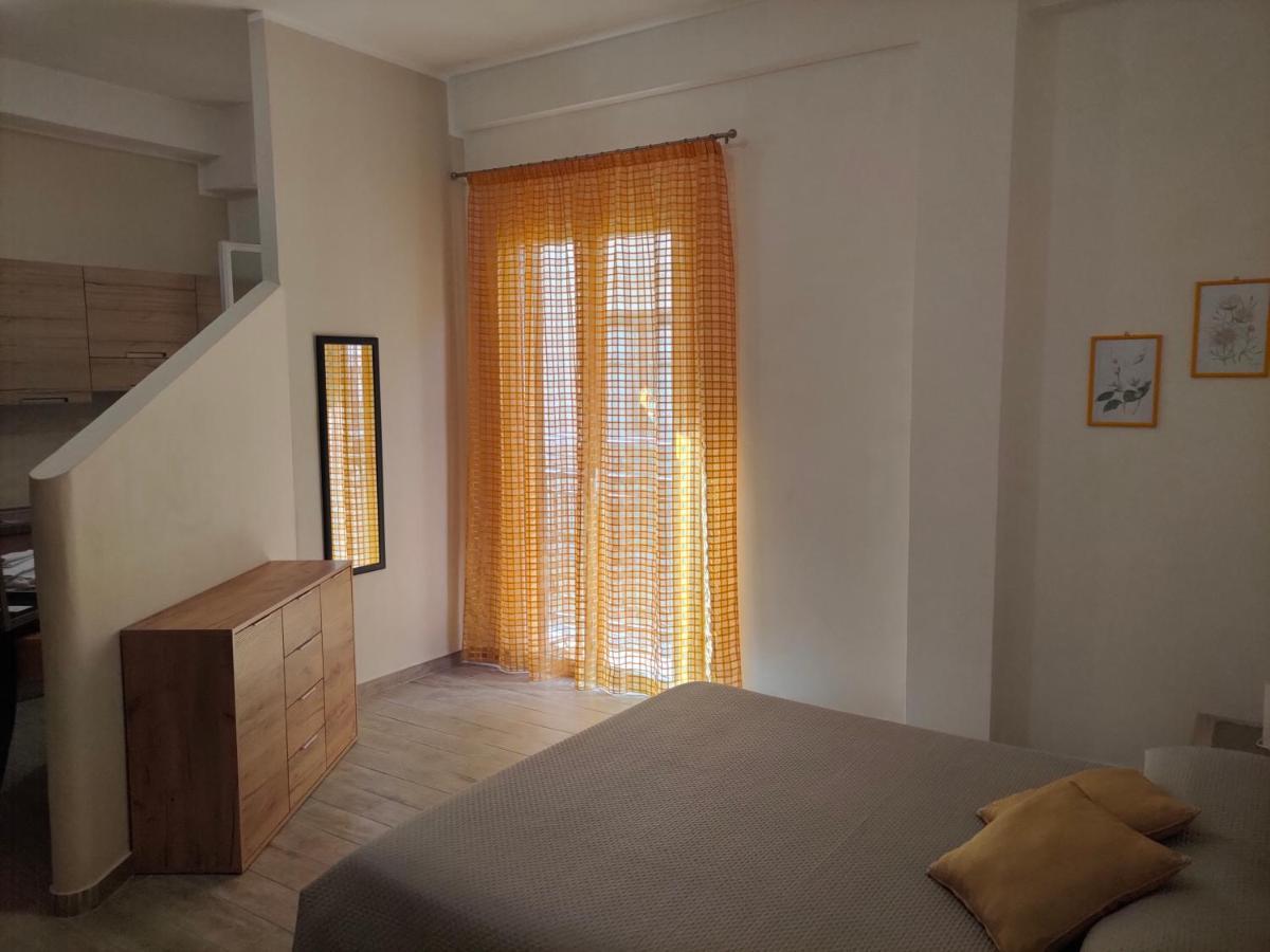 Casa Trio Apartments Кастеламаре дел Голфо Екстериор снимка