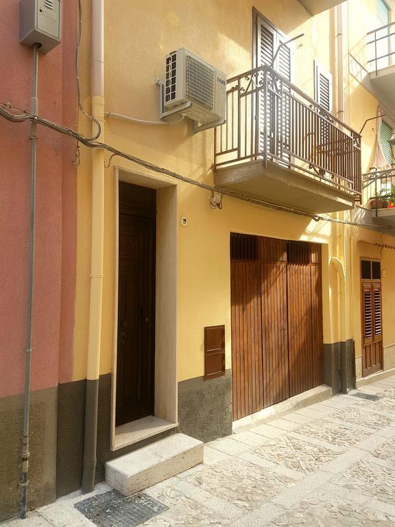 Casa Trio Apartments Кастеламаре дел Голфо Екстериор снимка